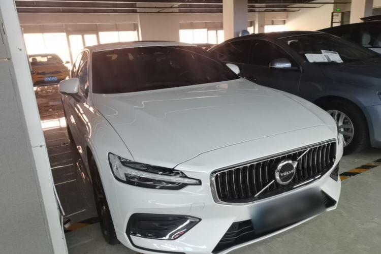 Used Volvo S60 2024 B4 Zhiyi Luxury Edition
