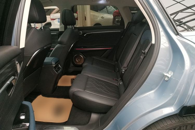 Used VOYAH FREE 2023 Four-Wheel Drive Extended-Range Model with Ultra-Long Range
