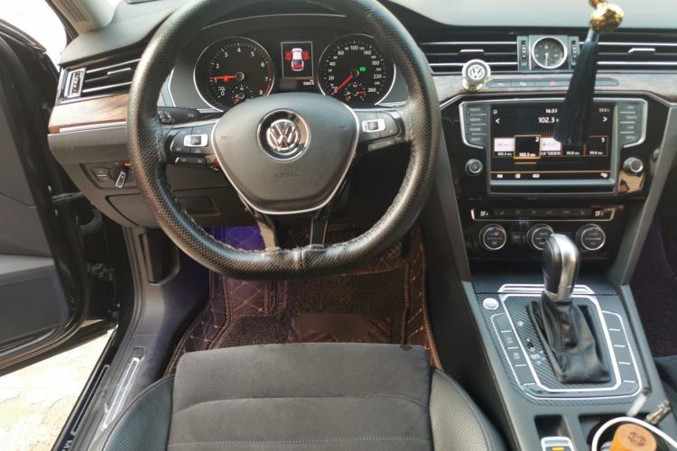 Used Volkswagen Magotan 2017 330TSI DSG Luxury Model Steering Wheel