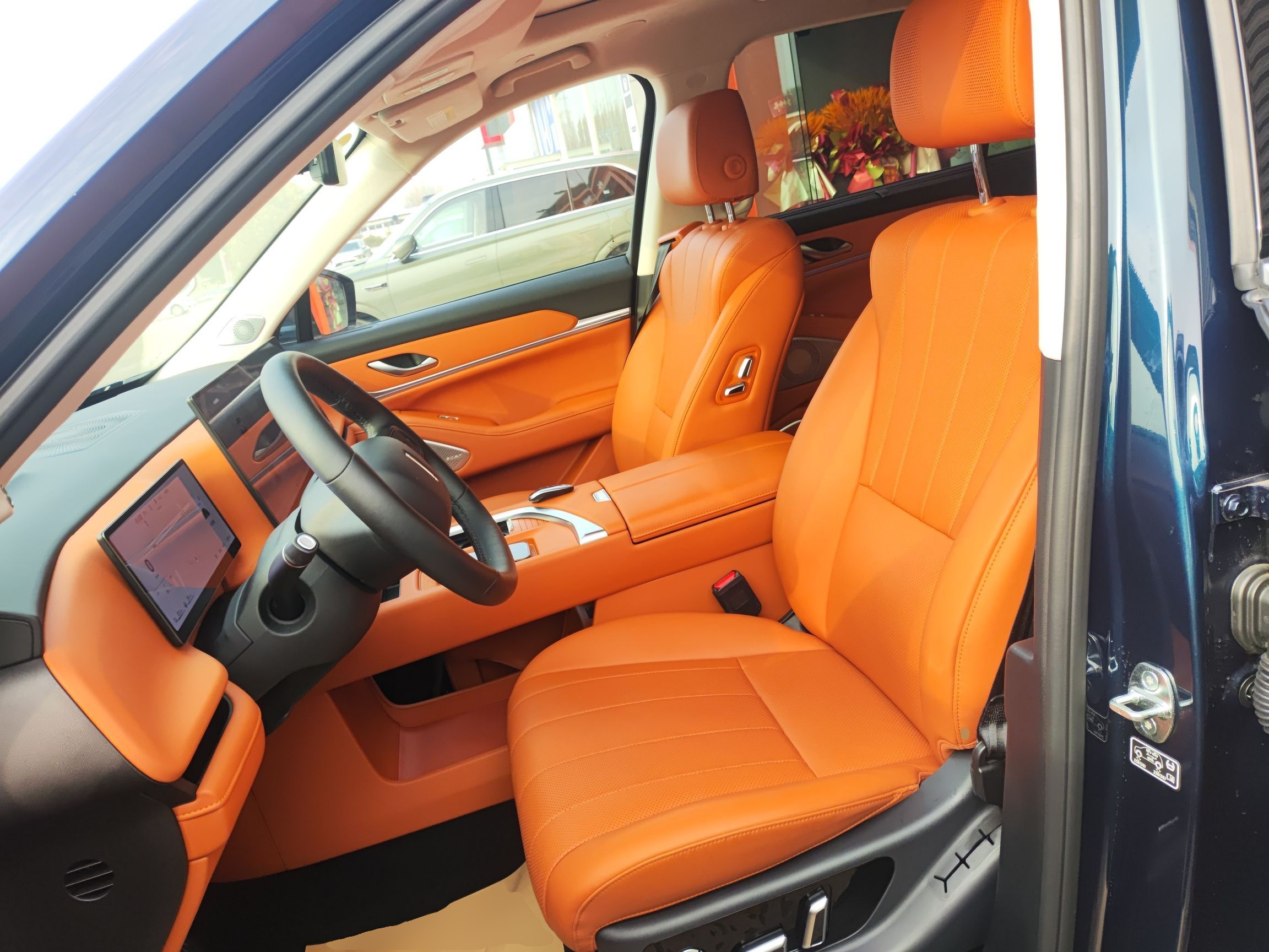 Переднее сиденье в автомобиле