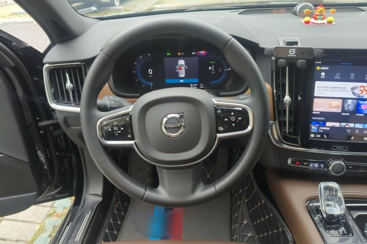 Used Volvo S90 New Energy 2023 T8 Plug-in Hybrid All-Wheel Drive Long-Range Zhiyi Luxury Edition Steering Wheel