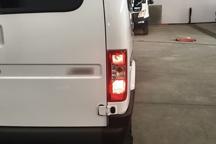 Used JMC Transit 2021 2.8T Space King Standard Version Short Wheelbase Mid-Height Roof 6-Seater Diesel Euro VI JX493
