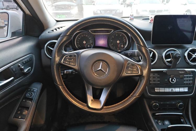 Used Mercedes-Benz GLA 2018 GLA 200 Fashion Model Steering Wheel