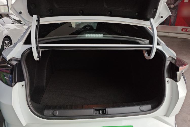 Used Dongfeng Aeolus Yixuan 2023 Mach Edition 1.5T Automatic Dream-Chasing Rider Version
