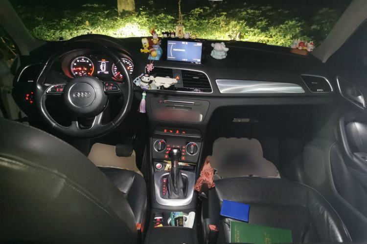 Used Audi Q3 2016 30 TFSI Fashion Model Center Console