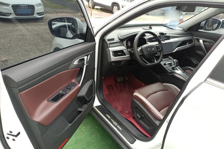 Used Geely Auto Emgrand X7 Sport 2022 1.8TD DCT Zhiya Trim
