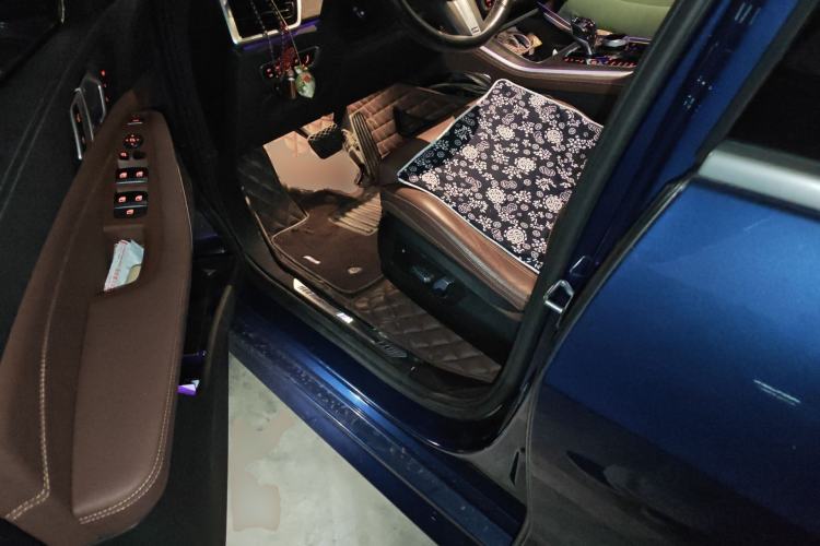 Used BMW X5 2020 xDrive40i M Sport Package Left Front Seat