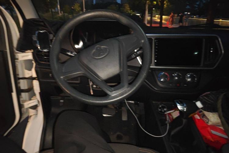 Used CHANGAN KAICHENG Ruixing EM80 2024 Comfort-Style 6-Seater 41.86 kWh