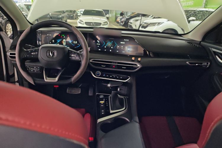 Used CHANGAN Eado 2021 PLUS Blue Whale NE 1.4T GDI DCT Flagship Model Center Console