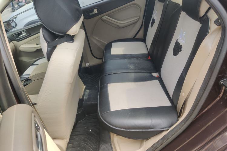 Used Ford Focus 2012 Sedan Classic 1.8L Automatic Base Model
