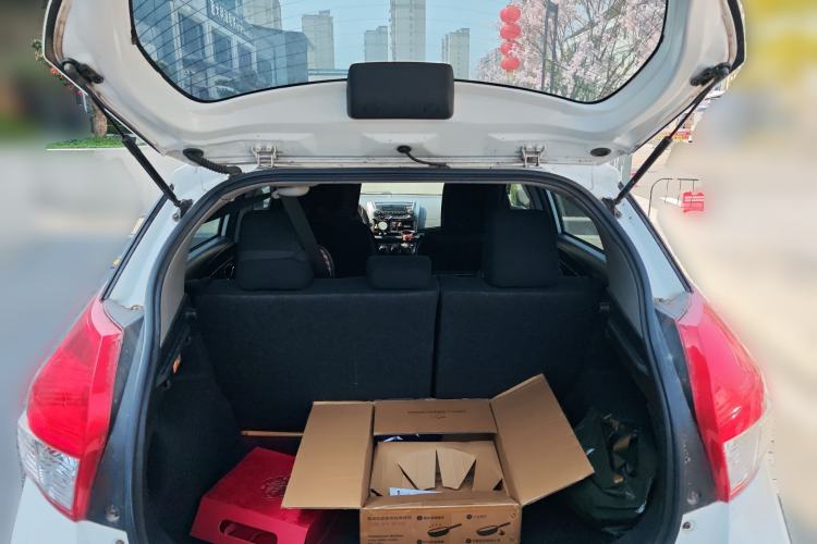 Used Toyota YARiS L Zhi Xuan 2015 1.5E Automatic Charm Edition