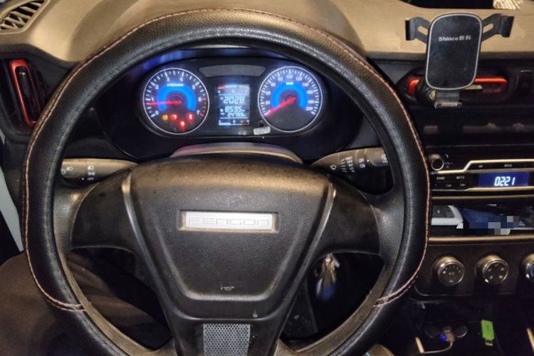 Used Dongfeng Fengon 380 2022 1.5L Standard Edition 7-Seater Passenger Vehicle Steering Wheel