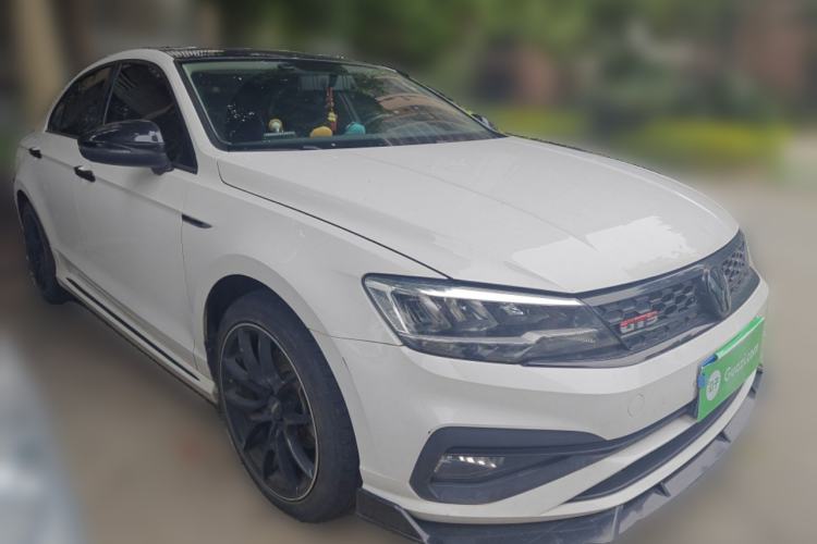 Used Volkswagen Lamando 2021 230TSI DSG Fashion Edition Front Right 45 Deg