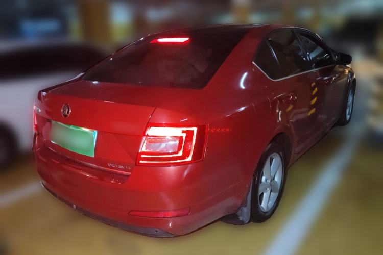 Used Skoda Octavia 2015 1.6L Automatic Yijun Edition Rear Right 45 Deg