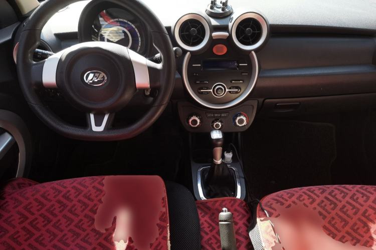 Used Lifan Auto 330 2014 1.3L Manual Standard Edition
