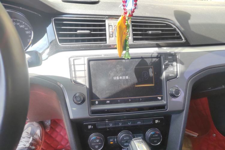 Used Volkswagen Lamando 2018 280TSI DSG Comfort Edition Audio And AC Panel