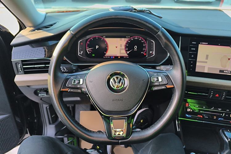 Used Volkswagen Passat 2020 330TSI Luxury Edition China VI