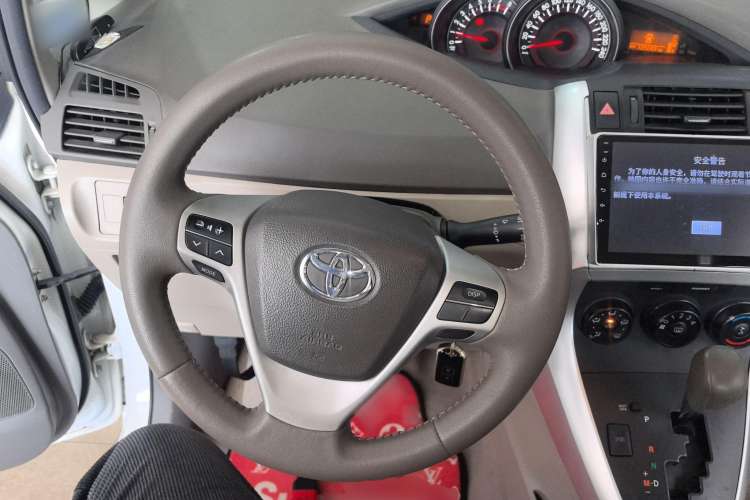 Used Toyota Verso 2014 Starlight 180E CVT Elite Edition
