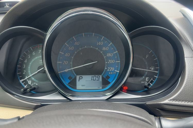 Used Toyota YARiS L Zhi Xuan 2015 1.5E Automatic Charm Edition Instrument Cluster