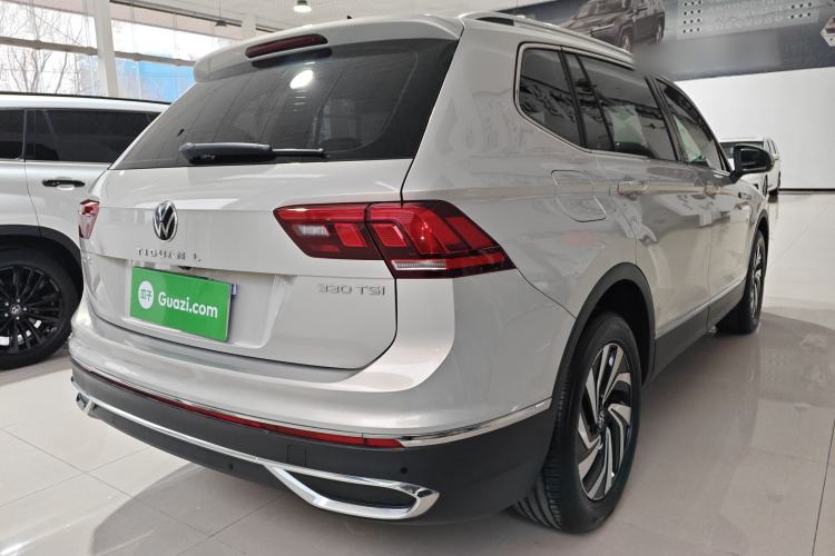 Used Volkswagen Tiguan L 2023 330TSI Automatic Two-Wheel Drive Smart Edition
