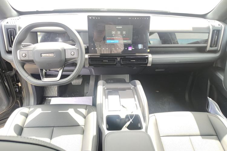 Used Chery Fengyun Fulwin X3 Plus 2025 Model 401 Two-Wheel Drive Smart Leading Edition Center Console