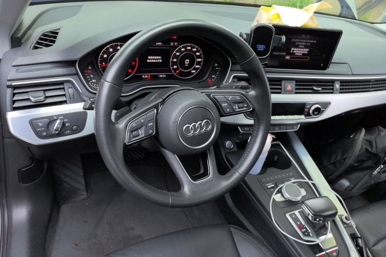 Used Audi A4L 2018 30th Anniversary Edition 40 TFSI Fashion Model Steering Wheel