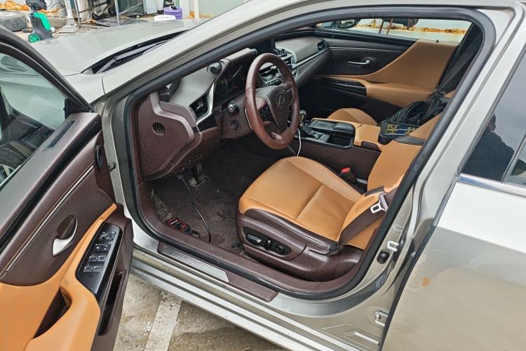 Used Lexus ES 2020 200 Excellence Edition