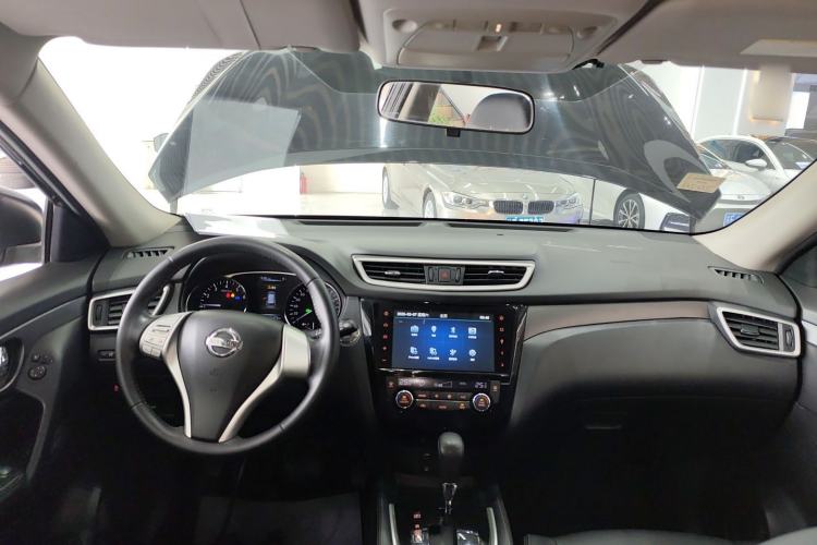 Used Nissan X-Trail 2015 2.0L CVT Comfort MAX Edition 2WD
