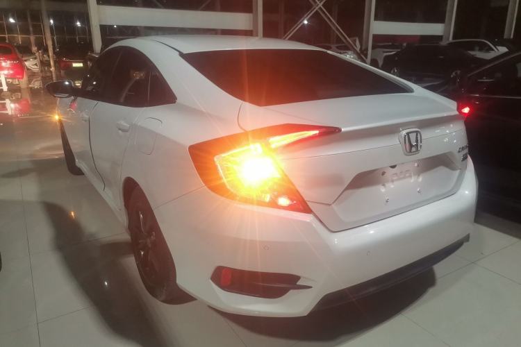 Used Honda Civic 2016 220TURBO CVT Luxury Edition
