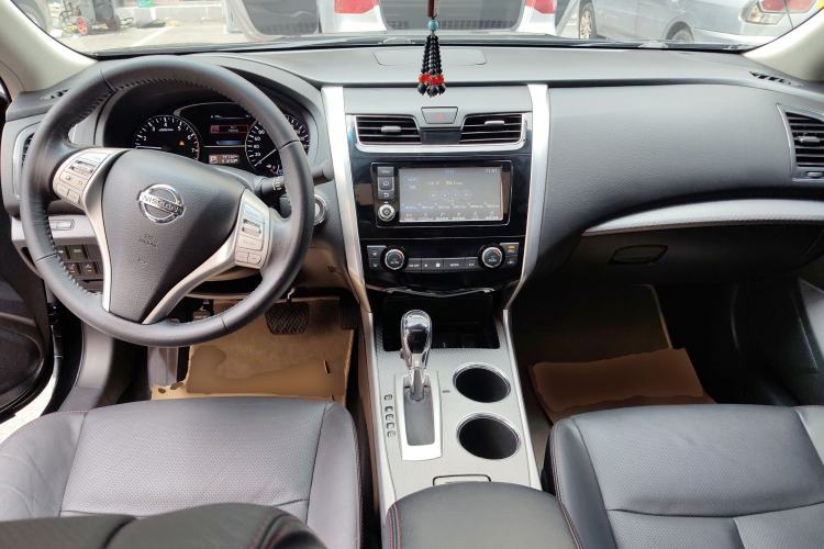 Used Nissan Teana 2016 2.0L XL-Upper Smart Edition Center Console