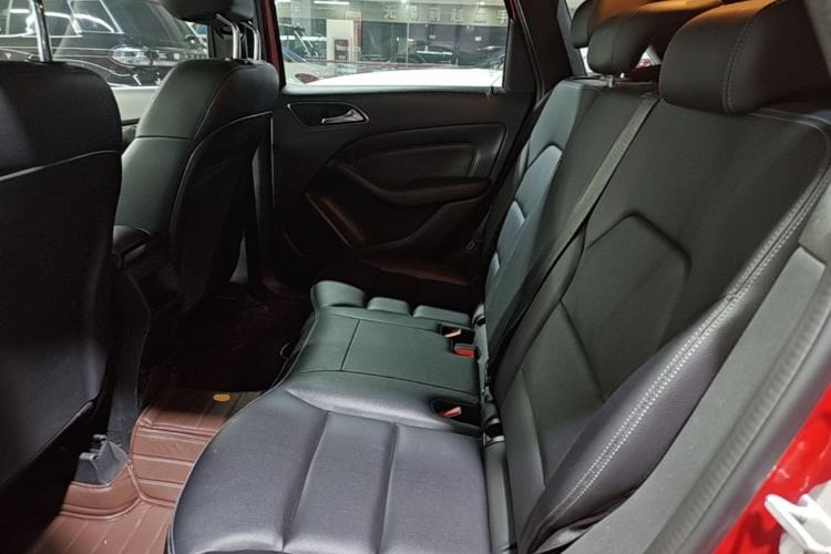 Used Mercedes-Benz B-Class 2017 B 200 Sport Edition Left Rear Seat