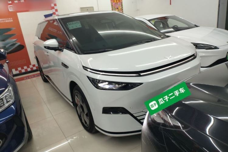 Used XPeng X9 2024 702 Ultra-Long Range Pro Front Right 45 Deg