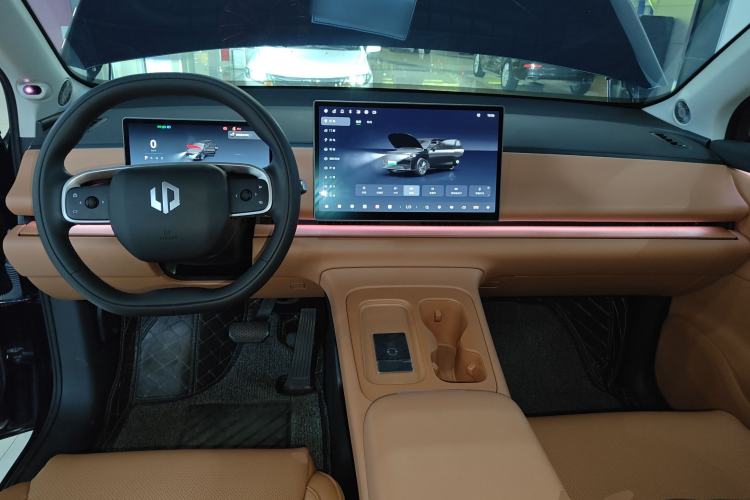 Used Leapmotor C16 2024 Pure Electric 520 Deluxe Edition Center Console