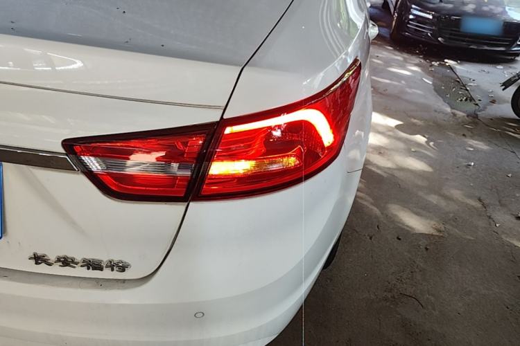 Used Ford Escort 2017 Happiness Edition 1.5L Automatic Fashion Version
