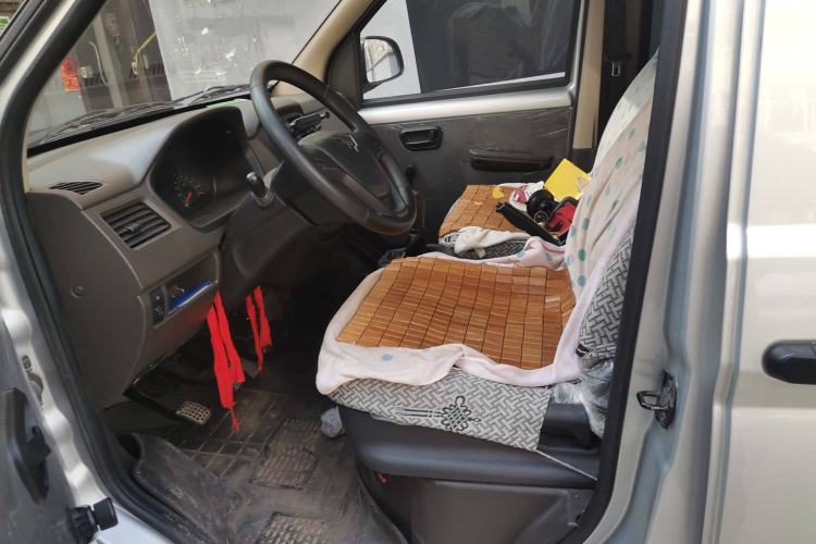 Used Wuling Rongguang S 2023 1.5L Base Version 5/7 Seats
