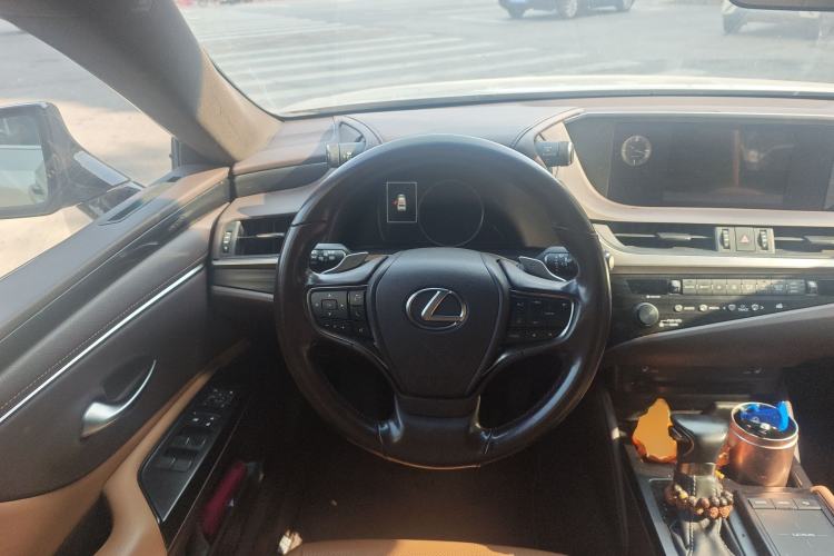 Used Lexus ES 2020 260 Excellence Edition
