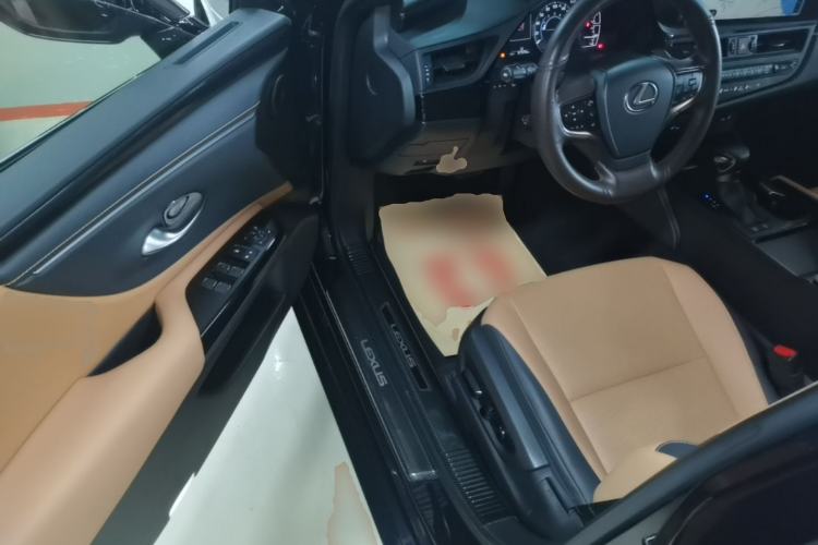 Used Lexus ES 2022 260 Excellence Edition
