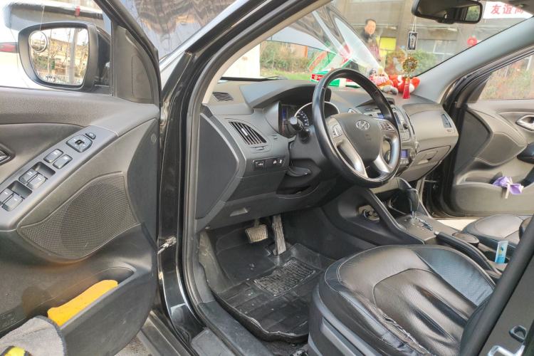 Used Hyundai ix35 2013 2.0L Automatic Two-Wheel Drive Leading GLX China IV Standard
