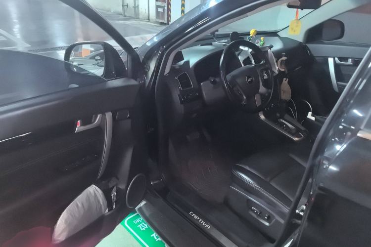 Used Chevrolet Captiva 2014 2.4L 4x4 Flagship Edition 7 Seats
