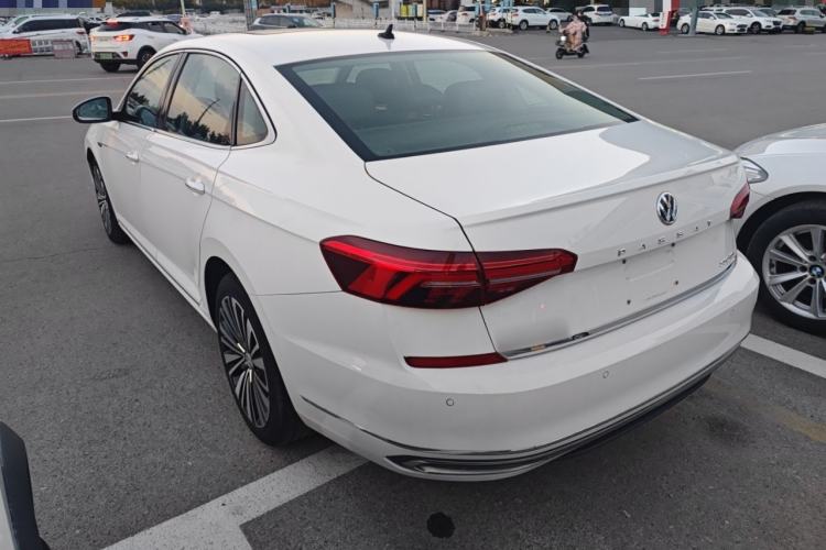 Used Volkswagen Passat 2019 330TSI Luxury Edition China VI Standard
