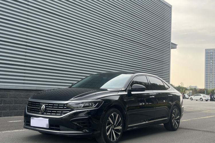 Used Volkswagen Passat 2024 380TSI Luxury Edition Exterior 3