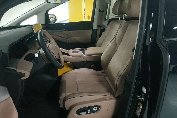 Used XPeng X9 2025 740 Ultra-Long Range Max
