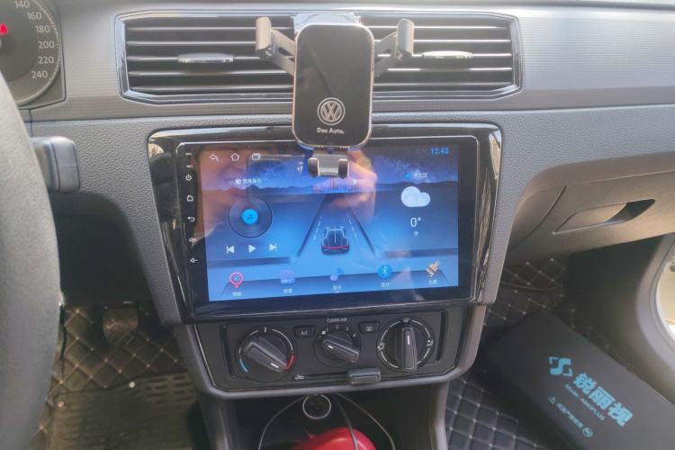 Used Volkswagen Santana 2021 1.5L Manual Fashion Edition Audio And AC Panel