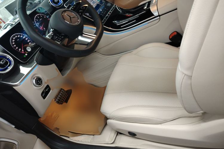 Used Mercedes-Benz CLE 2024 CLE 300 4MATIC Dynamic Coupe Left Front Seat