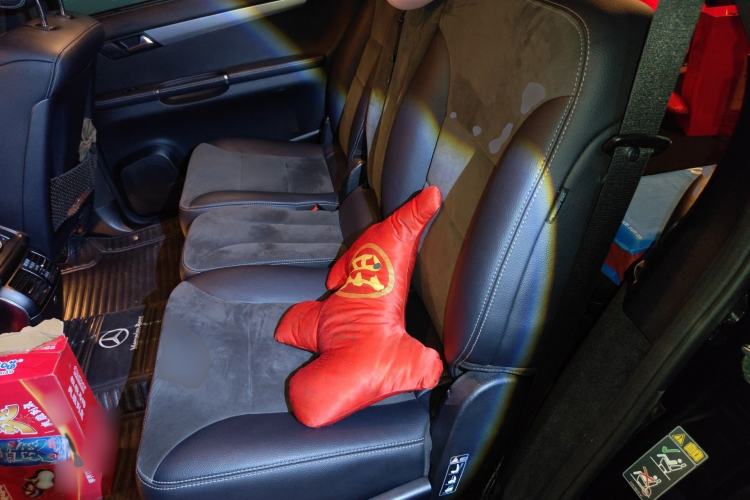 Used Mercedes-Benz R-Class 2014 R 320 4MATIC Business Model Left Rear Seat