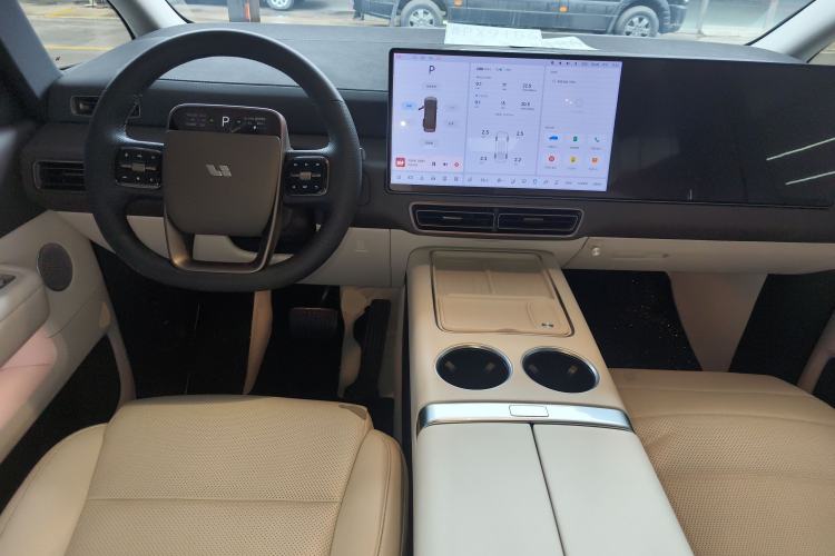 Used Li Auto MEGA 2024 Ultra Model
