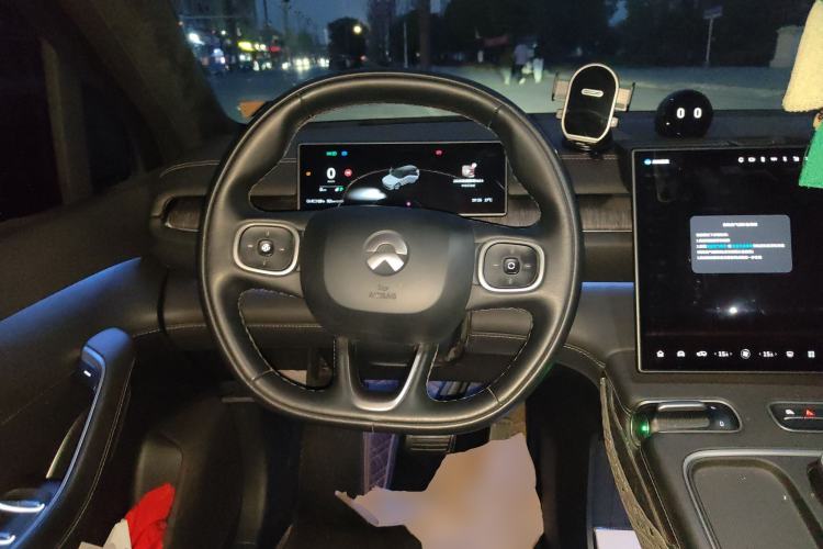 Used Nio ES6 2023 75 kWh Steering Wheel