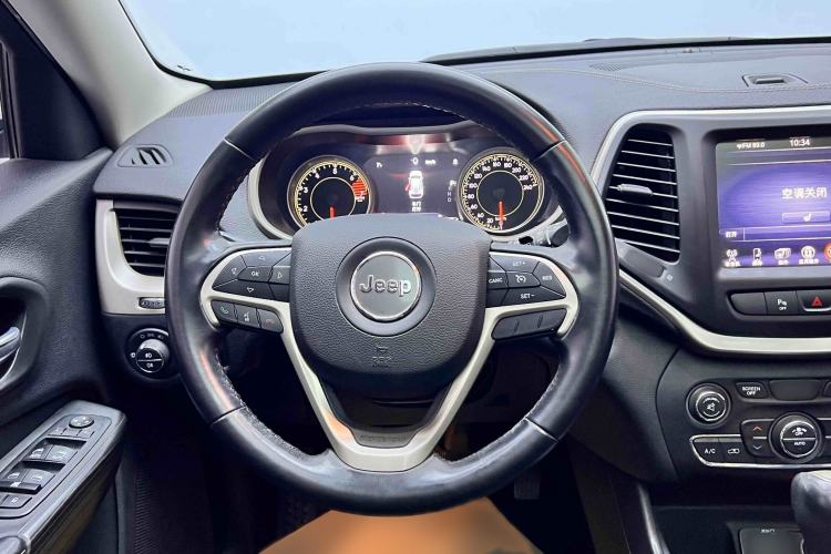 Used Jeep Cherokee 2017 2.0L Superior Edition