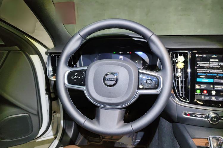 Used Volvo S60 2026 Model B4 Zhiyuan Luxury Edition Steering Wheel