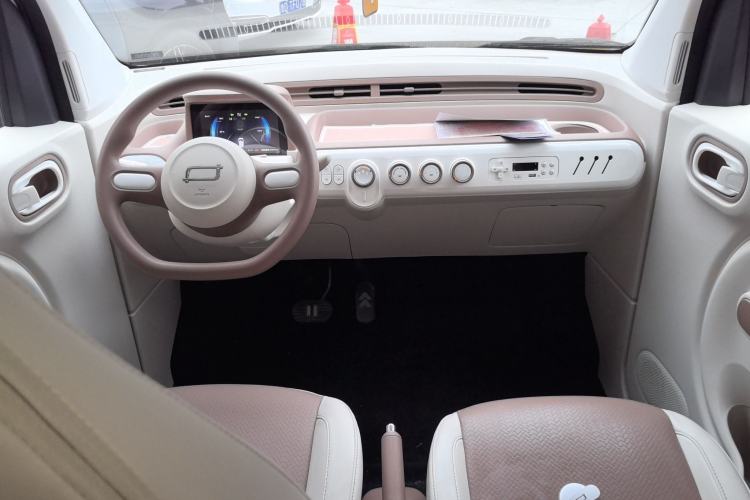 Used Bestune Pony 2026 Model 222km Shining Horse Center Console